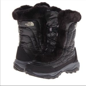 North Face fur trim quilted snow boots black 2